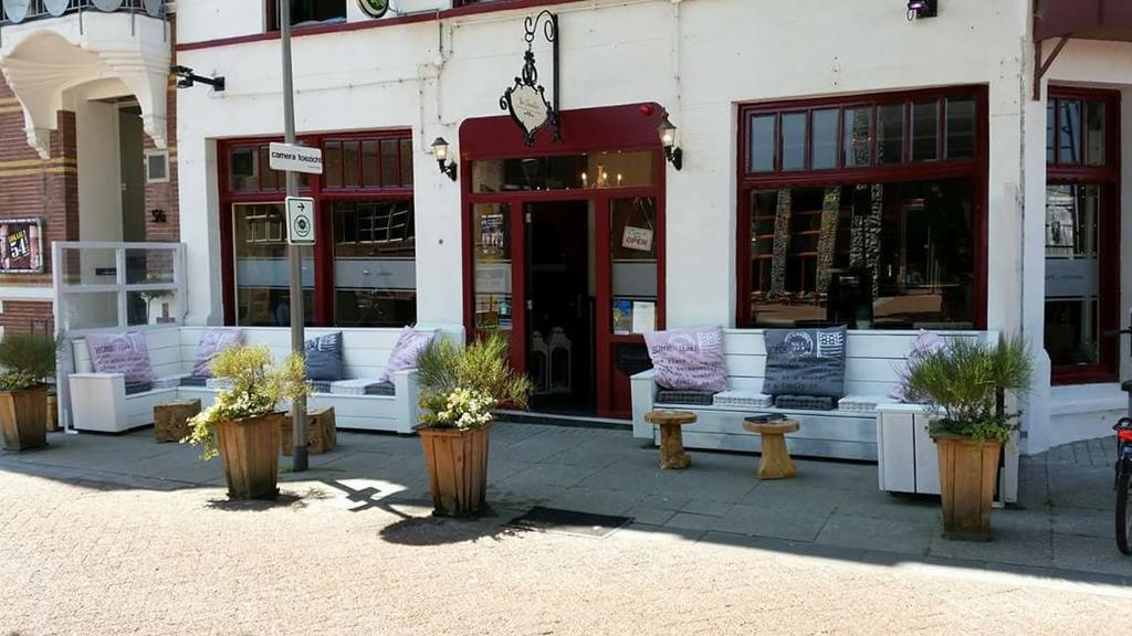 Cafe Pension The Chandelier Terneuzen Εξωτερικό φωτογραφία