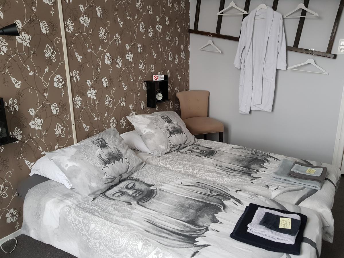 Cafe Pension The Chandelier Terneuzen Εξωτερικό φωτογραφία